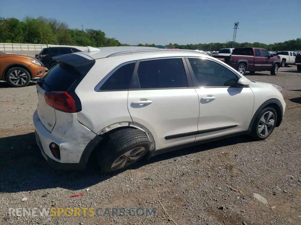 3 Photograph of a damaged car KNDCB3LC3L5369621 KIA NIRO 2020