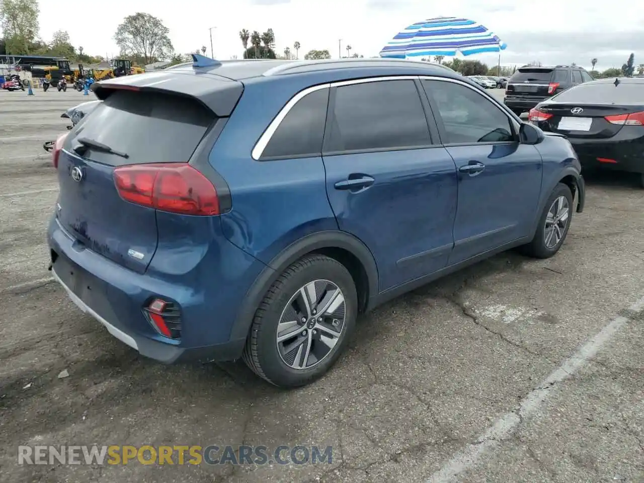 3 Photograph of a damaged car KNDCB3LC5L5377400 KIA NIRO 2020
