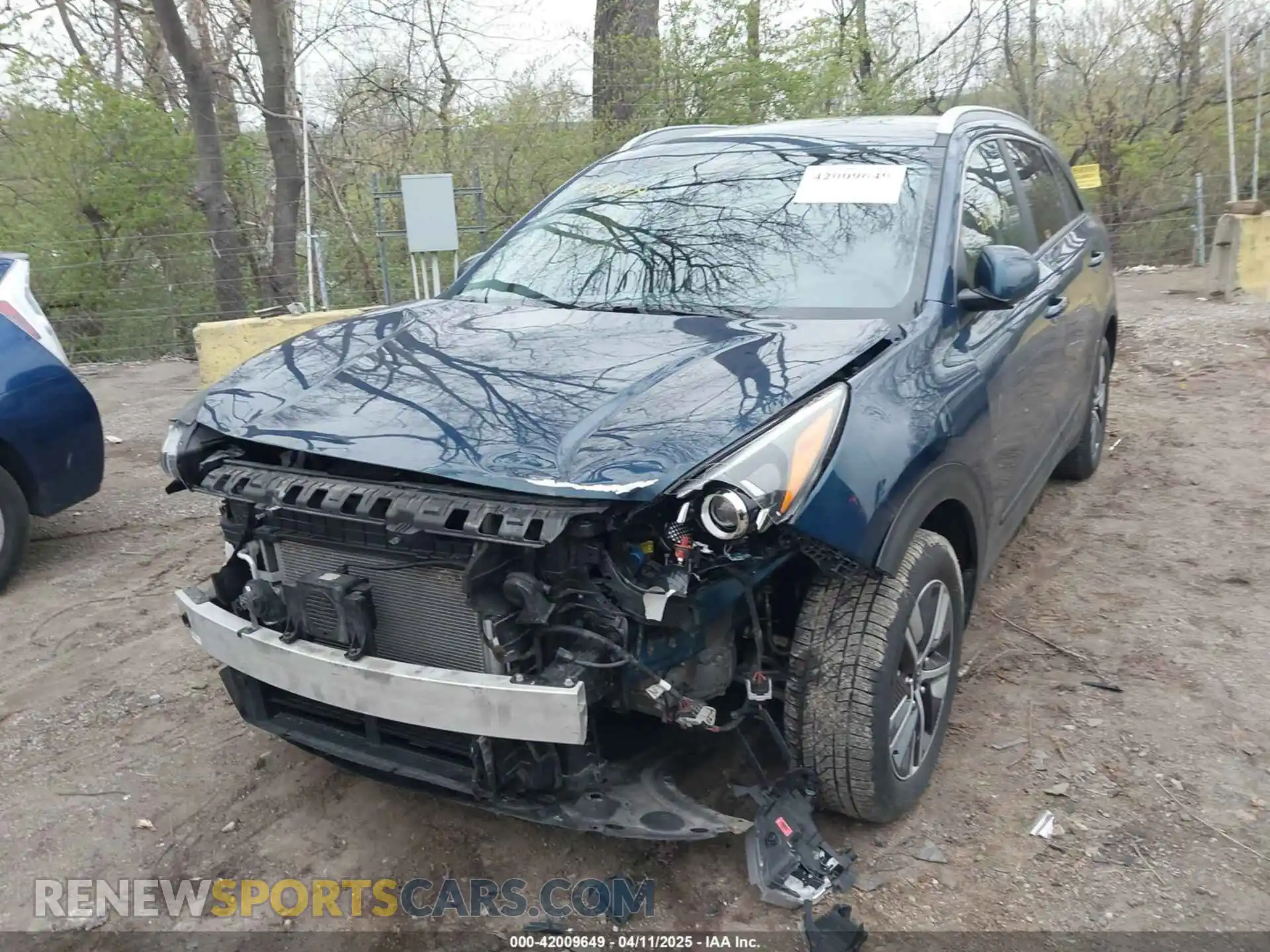 2 Photograph of a damaged car KNDCB3LC6L5425423 KIA NIRO 2020