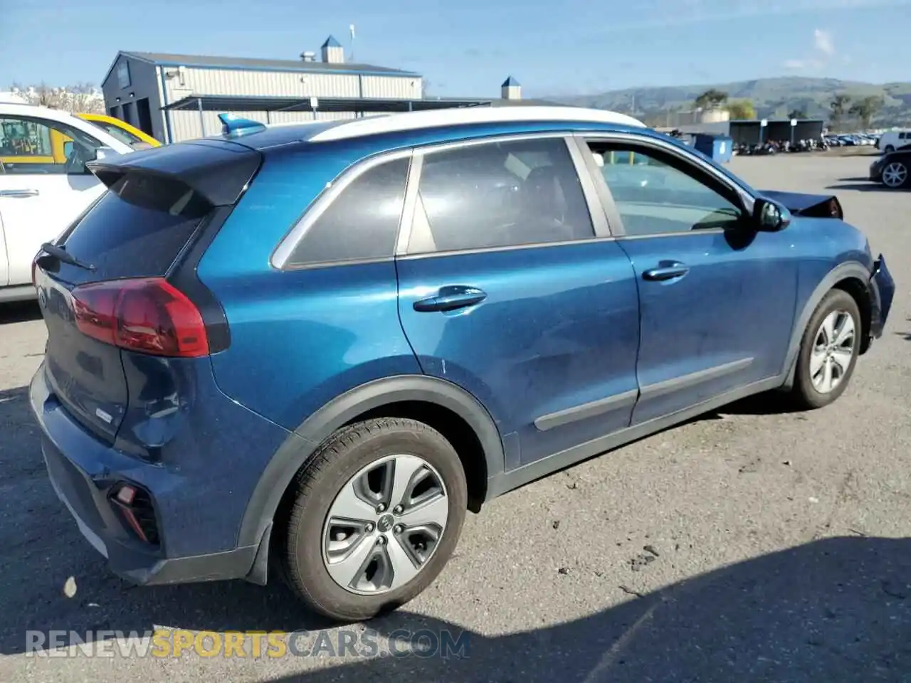 3 Photograph of a damaged car KNDCB3LC7L5359657 KIA NIRO 2020