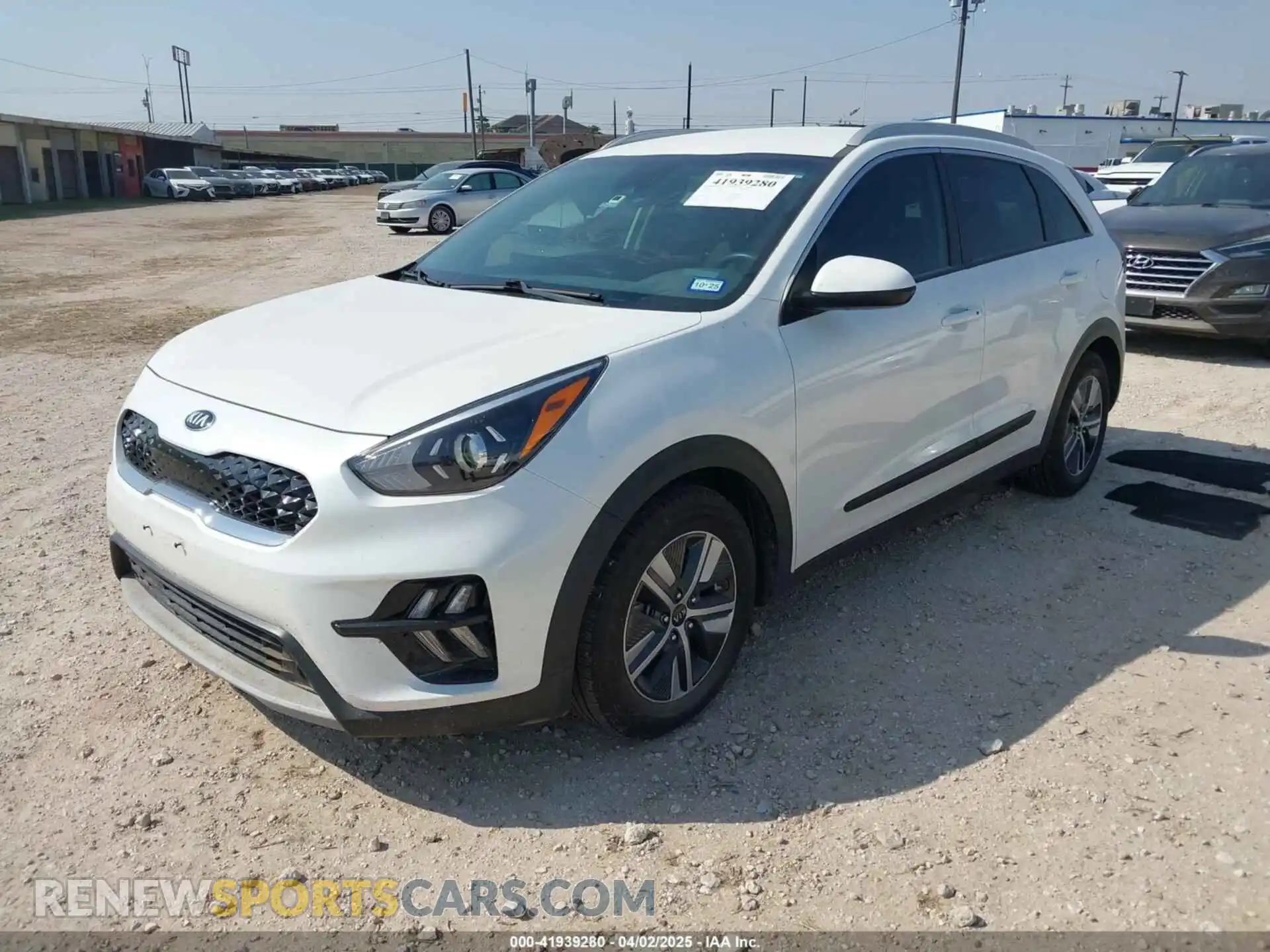 2 Photograph of a damaged car KNDCB3LCXL5400184 KIA NIRO 2020