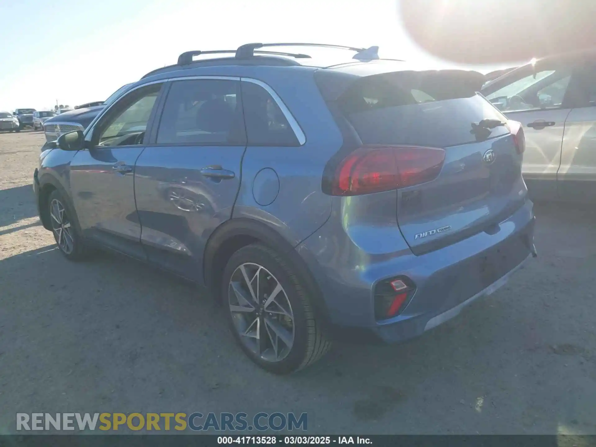 3 Photograph of a damaged car KNDCC3LC5L5421702 KIA NIRO 2020
