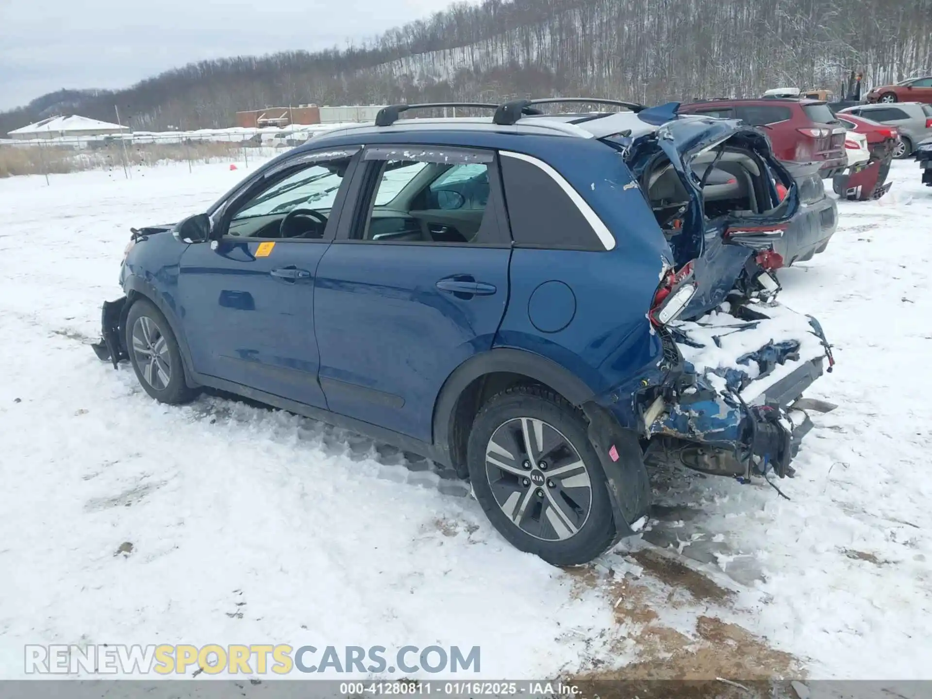 3 Photograph of a damaged car KNDCE3LC2L5366796 KIA NIRO 2020