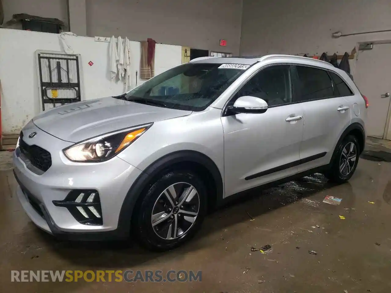 1 Photograph of a damaged car KNDCE3LC4L5370977 KIA NIRO 2020
