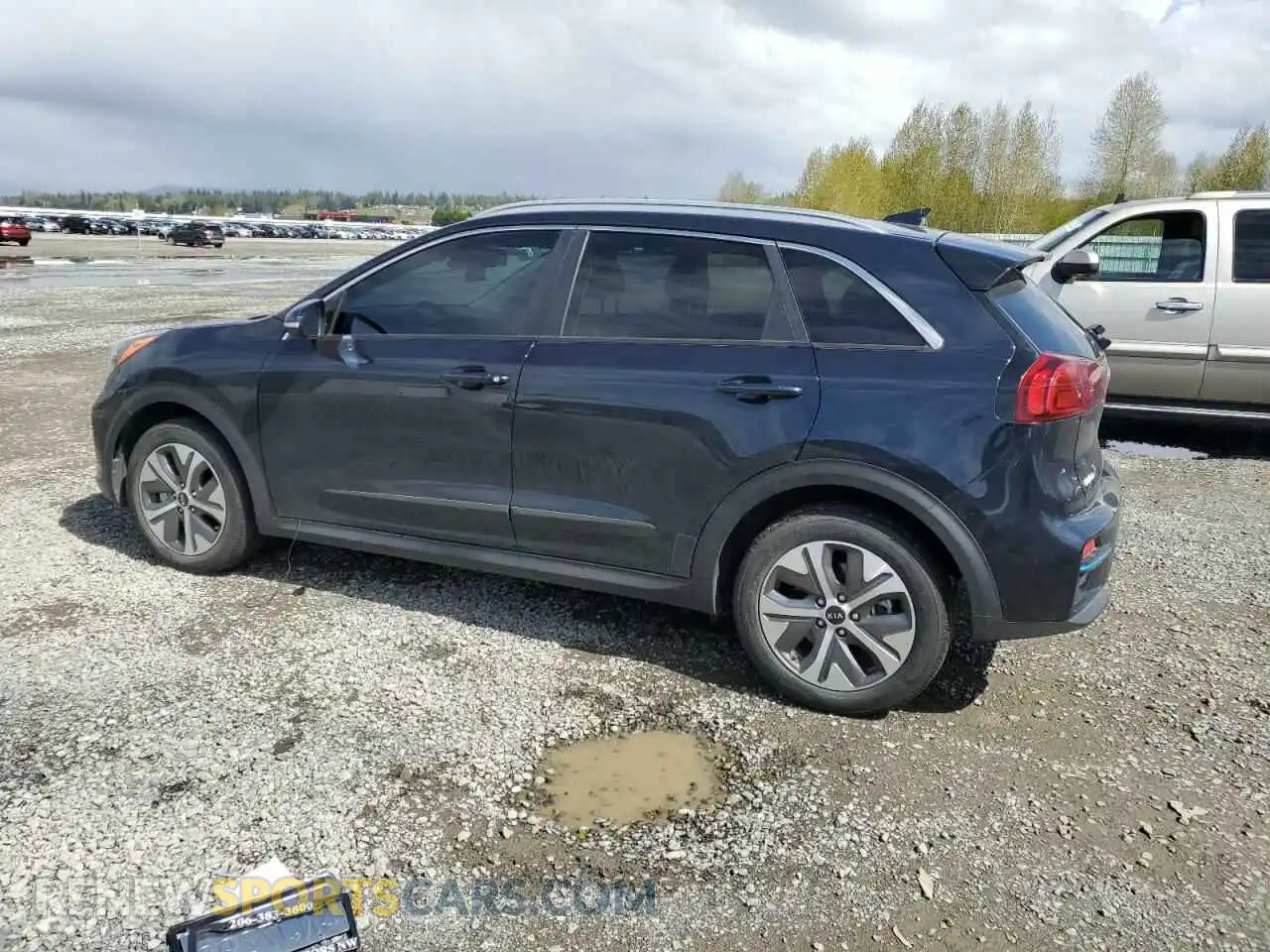 2 Photograph of a damaged car KNDCE3LG8L5074735 KIA NIRO 2020