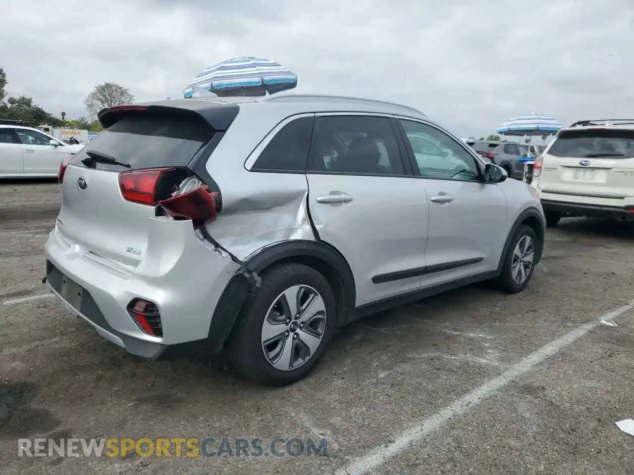3 Photograph of a damaged car KNDCB3LC0M5470200 KIA NIRO 2021