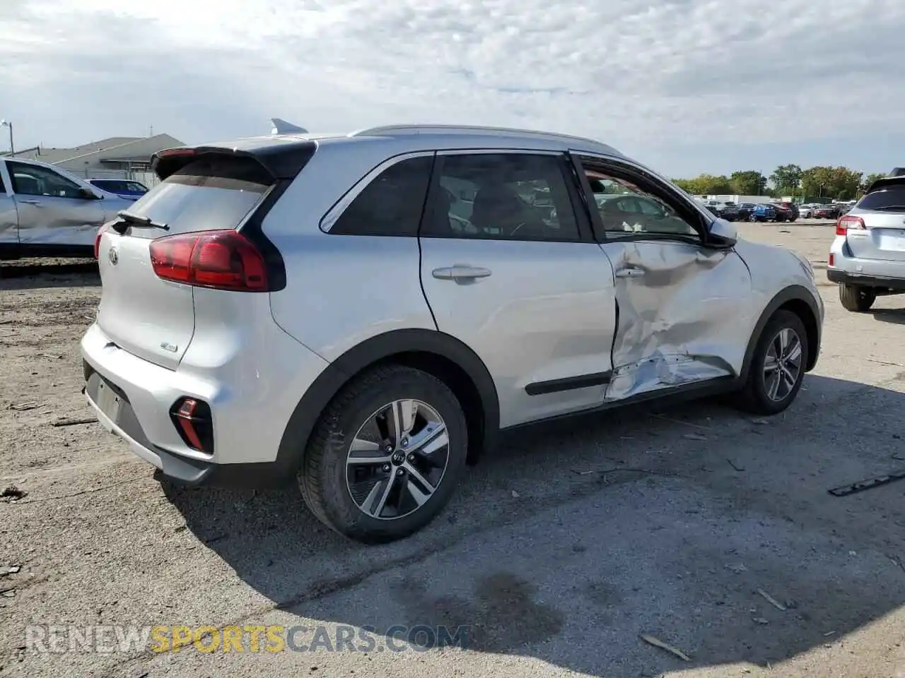 3 Photograph of a damaged car KNDCB3LC1M5471372 KIA NIRO 2021