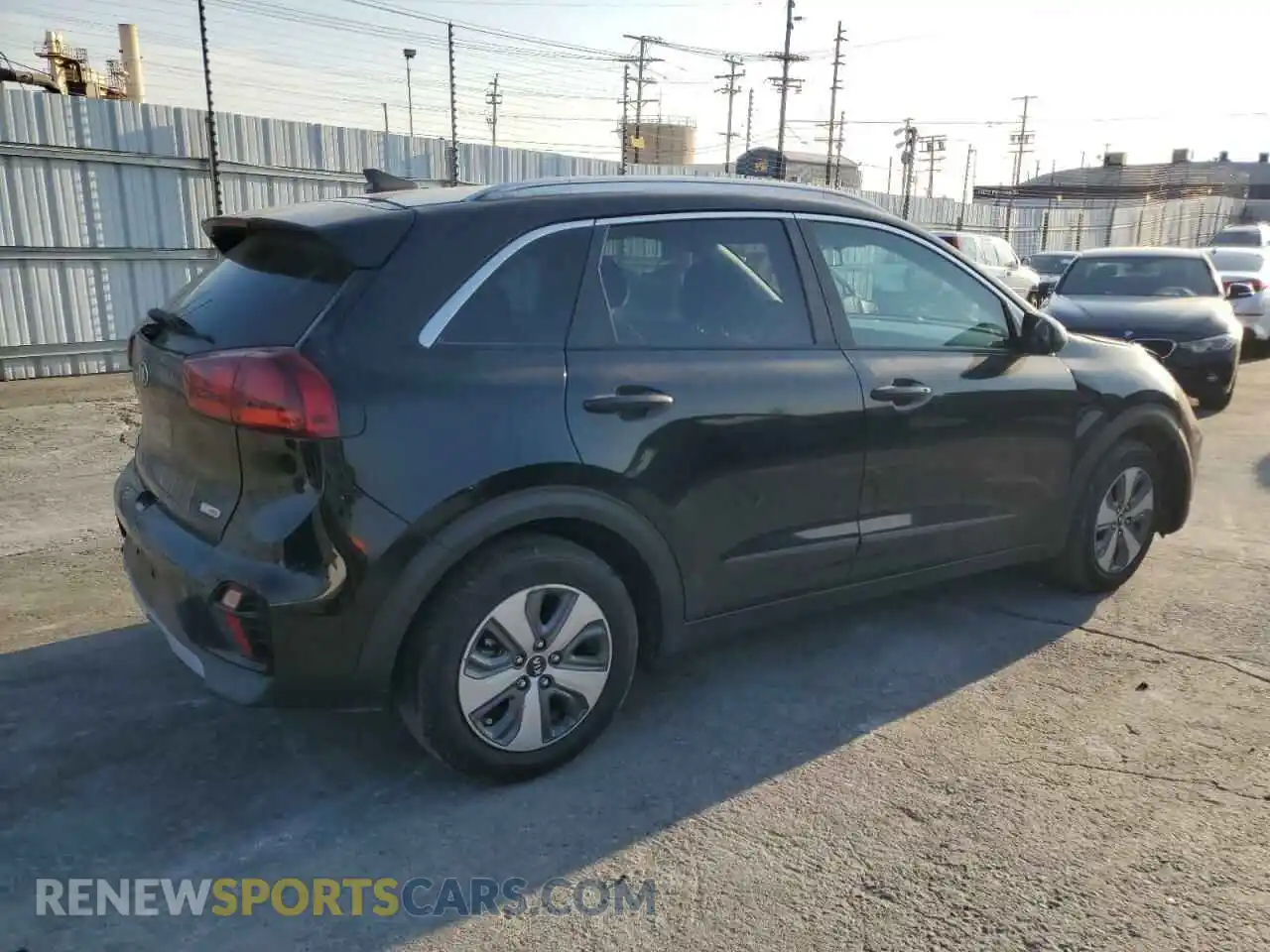 3 Photograph of a damaged car KNDCB3LC5M5471746 KIA NIRO 2021