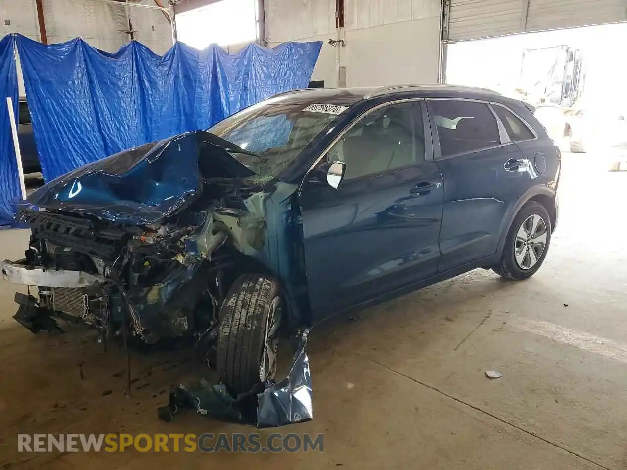 1 Photograph of a damaged car KNDCB3LC6M5487664 KIA NIRO 2021