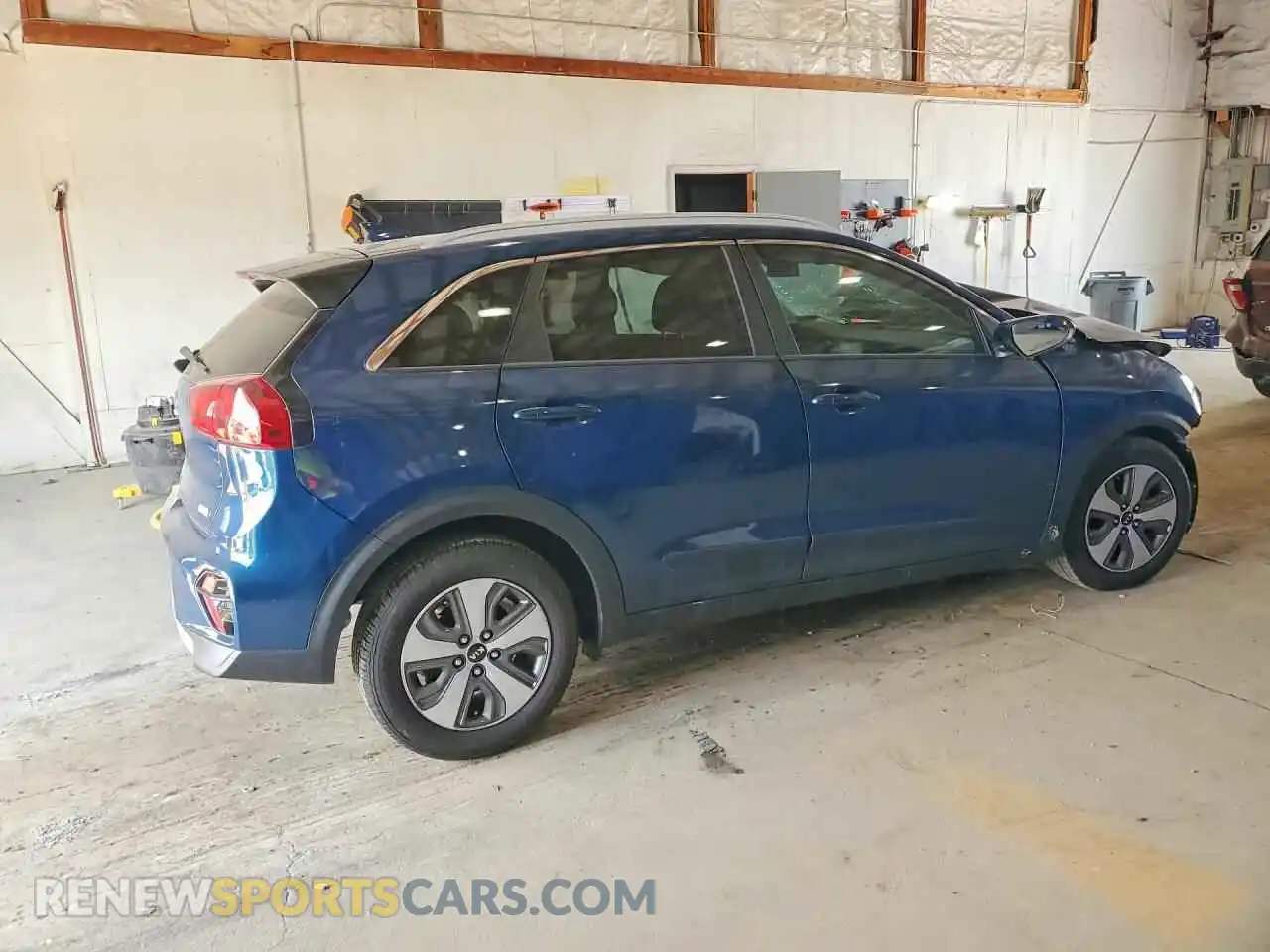 3 Photograph of a damaged car KNDCB3LC6M5487664 KIA NIRO 2021