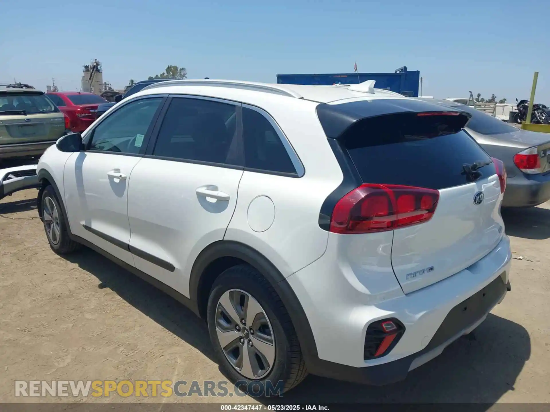 3 Photograph of a damaged car KNDCB3LC7M5465642 KIA NIRO 2021