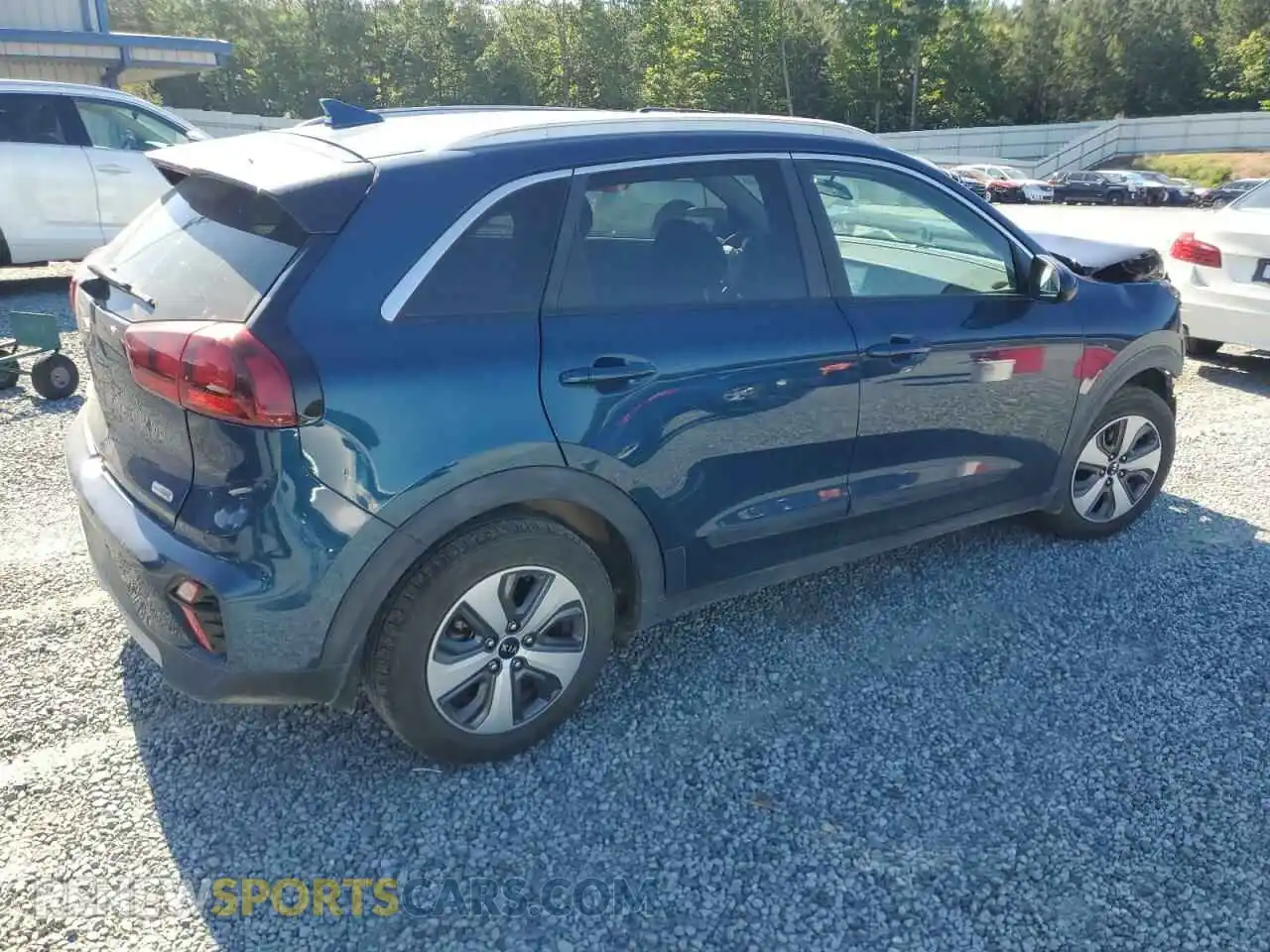 3 fotografías del automóvil dañado KNDCB3LC9M5463200 KIA NIRO 2021