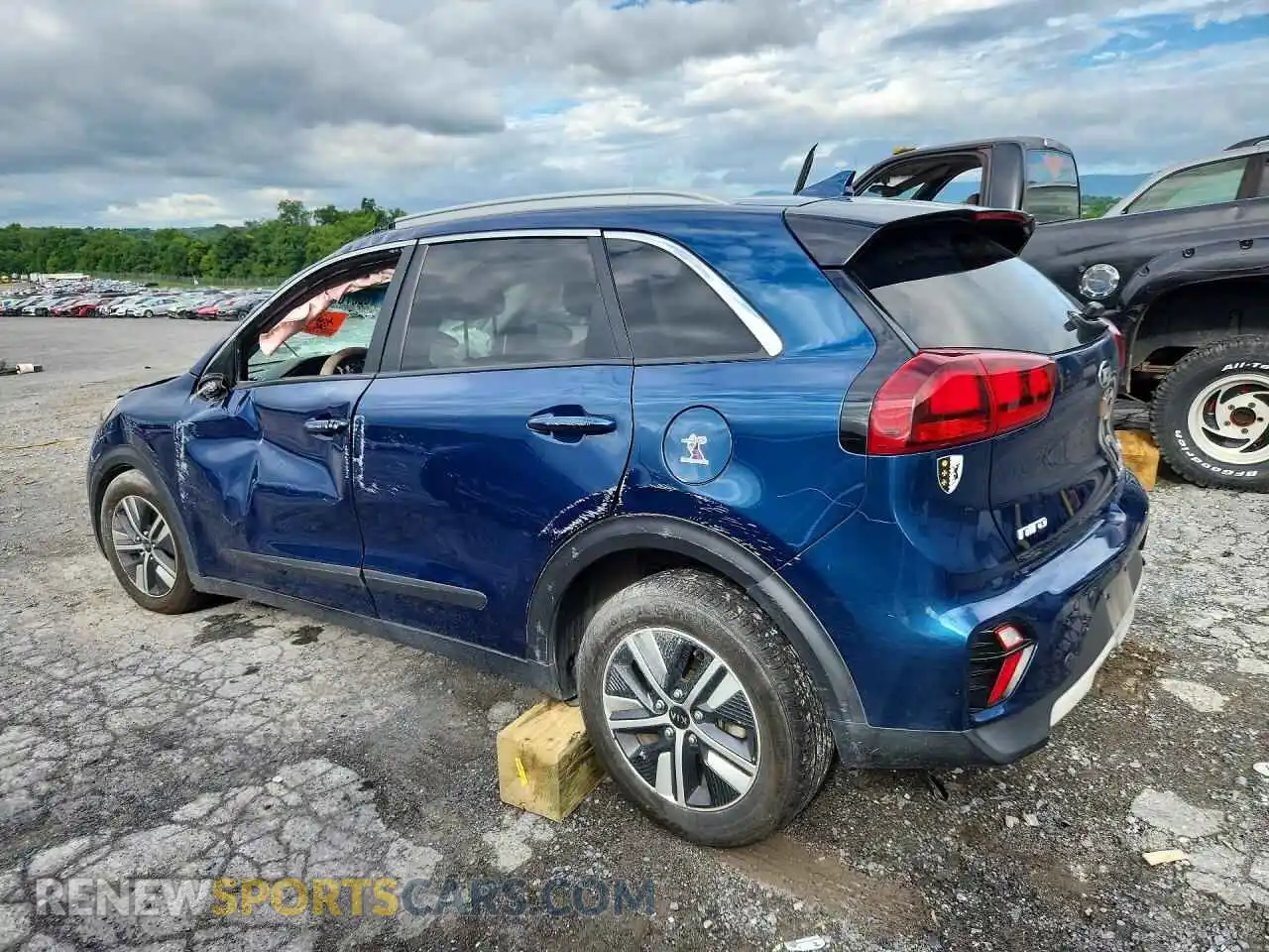 2 fotografías del automóvil dañado KNDCB3LCXM5469202 KIA NIRO 2021