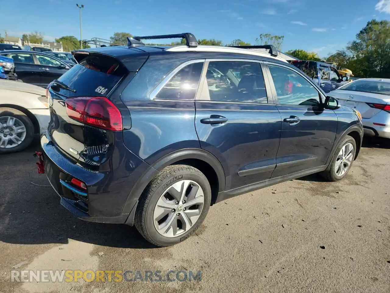 3 Photograph of a damaged car KNDCC3LG9M5107622 KIA NIRO 2021