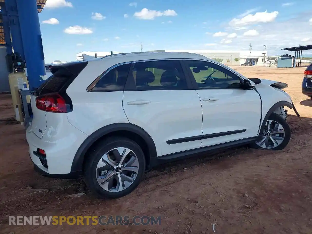 3 Photograph of a damaged car KNDCC3LGXM5107323 KIA NIRO 2021