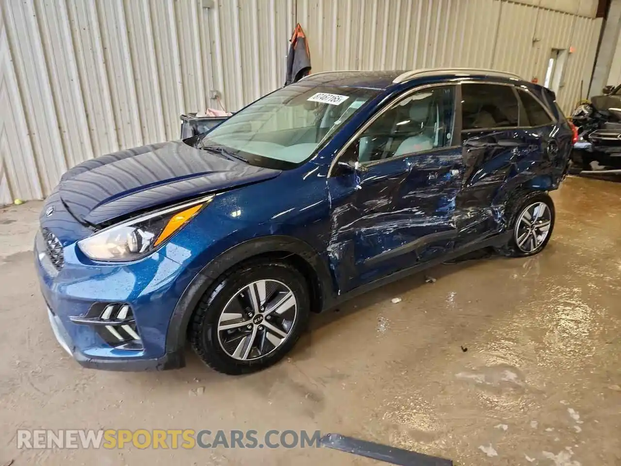 1 Photograph of a damaged car KNDCE3LC3M5466035 KIA NIRO 2021
