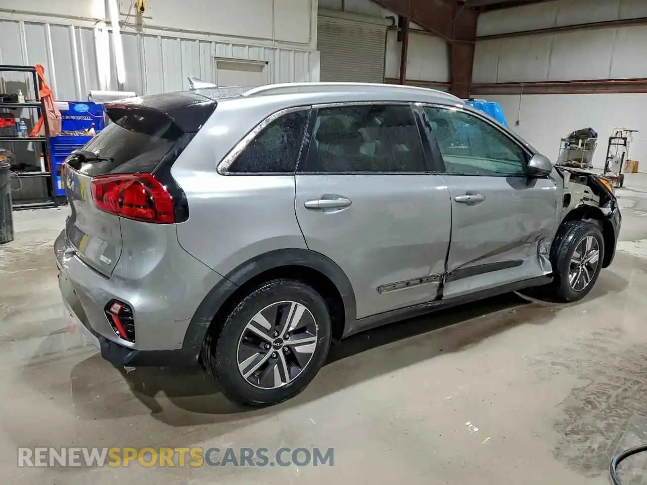 3 Photograph of a damaged car KNDCB3LC2N5535551 KIA NIRO 2022