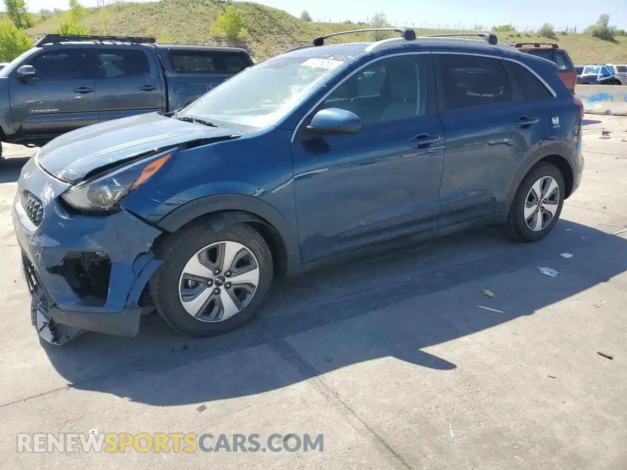 1 Photograph of a damaged car KNDCB3LC2N5541429 KIA NIRO 2022