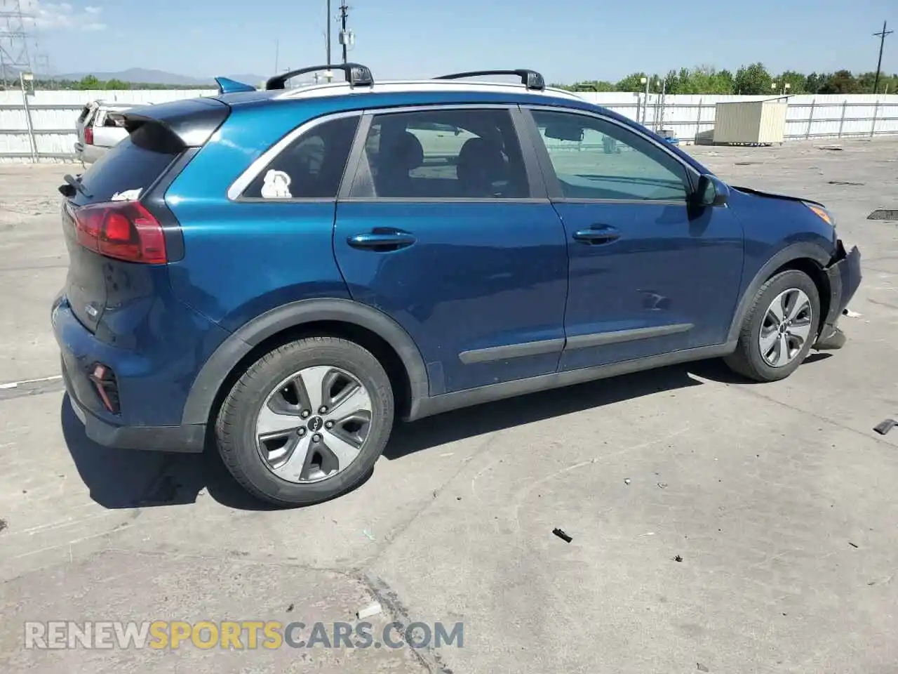 3 Photograph of a damaged car KNDCB3LC2N5541429 KIA NIRO 2022