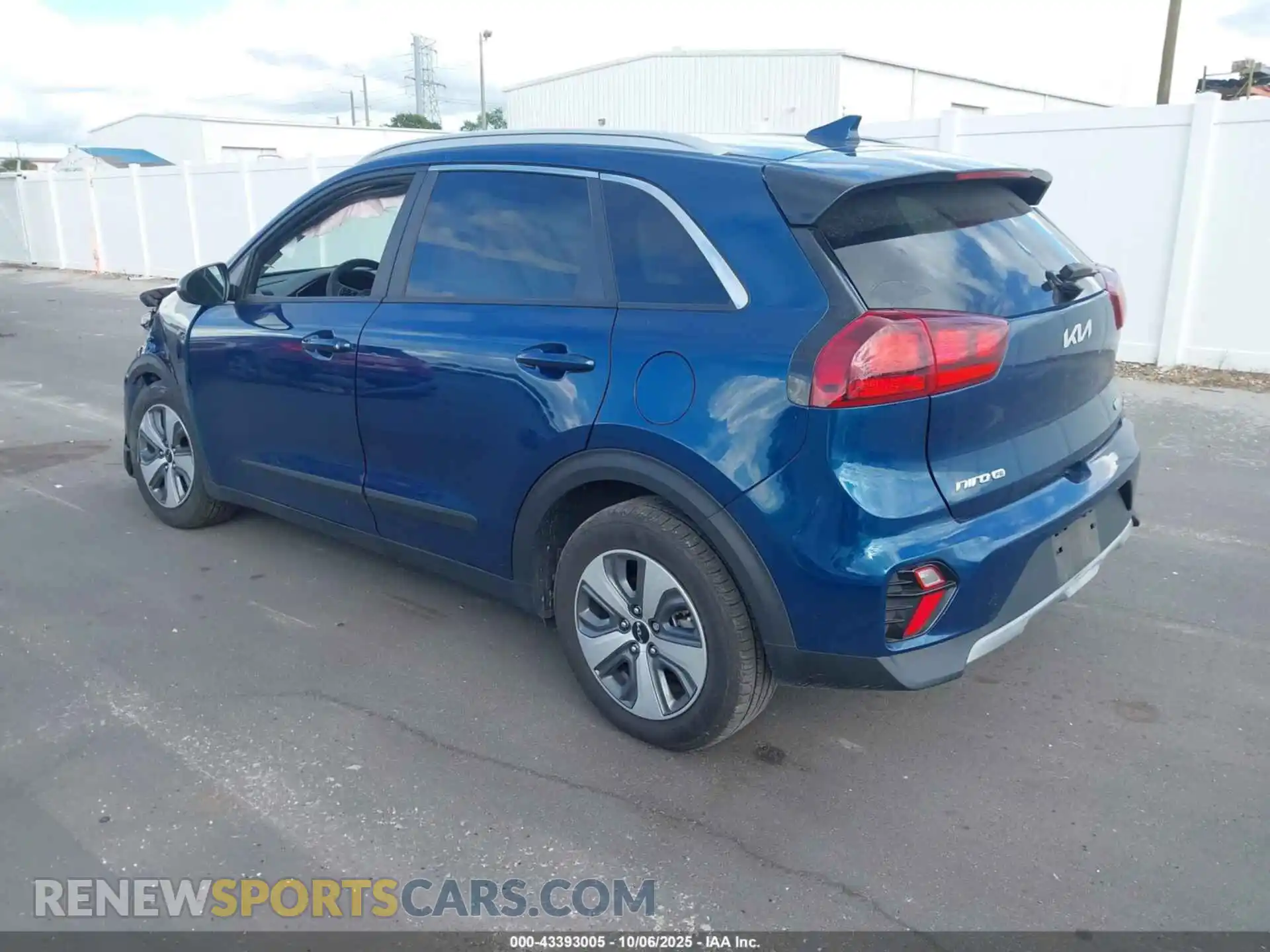 3 Photograph of a damaged car KNDCB3LC4N5539262 KIA NIRO 2022