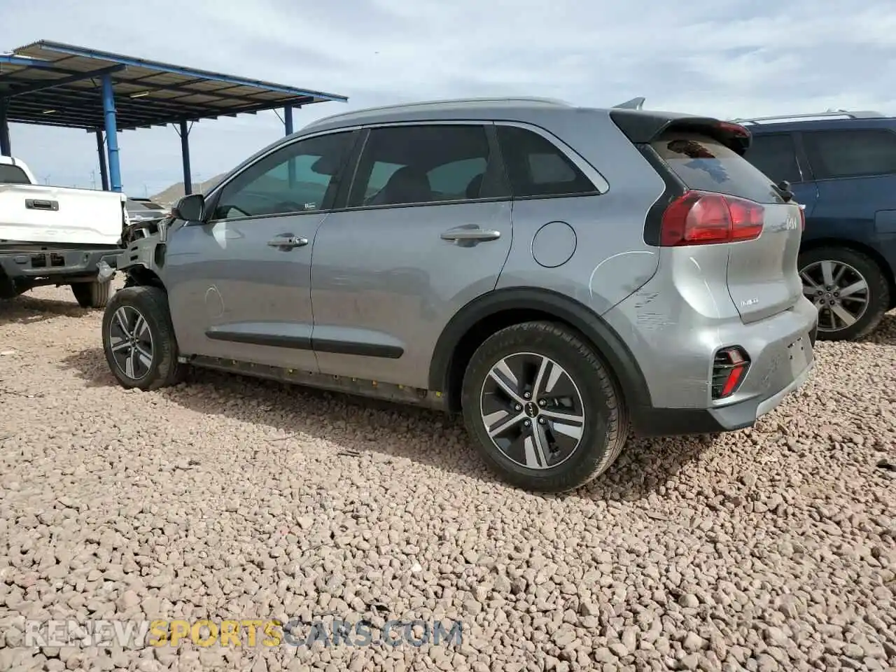 2 fotografías del automóvil dañado KNDCB3LC9N5541394 KIA NIRO 2022