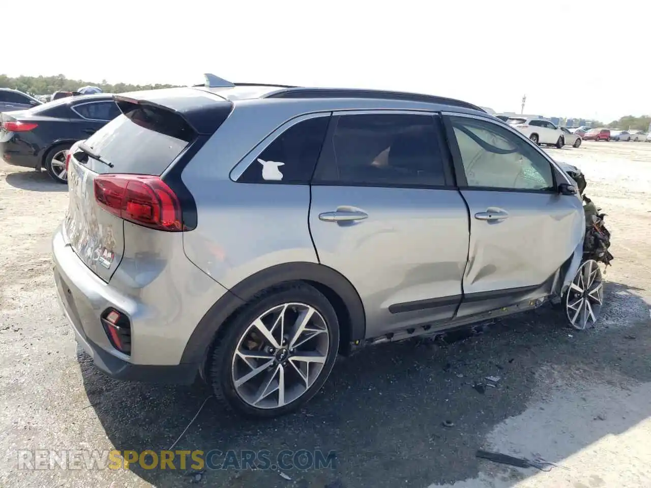 3 Photograph of a damaged car KNDCC3LC3N5547124 KIA NIRO 2022
