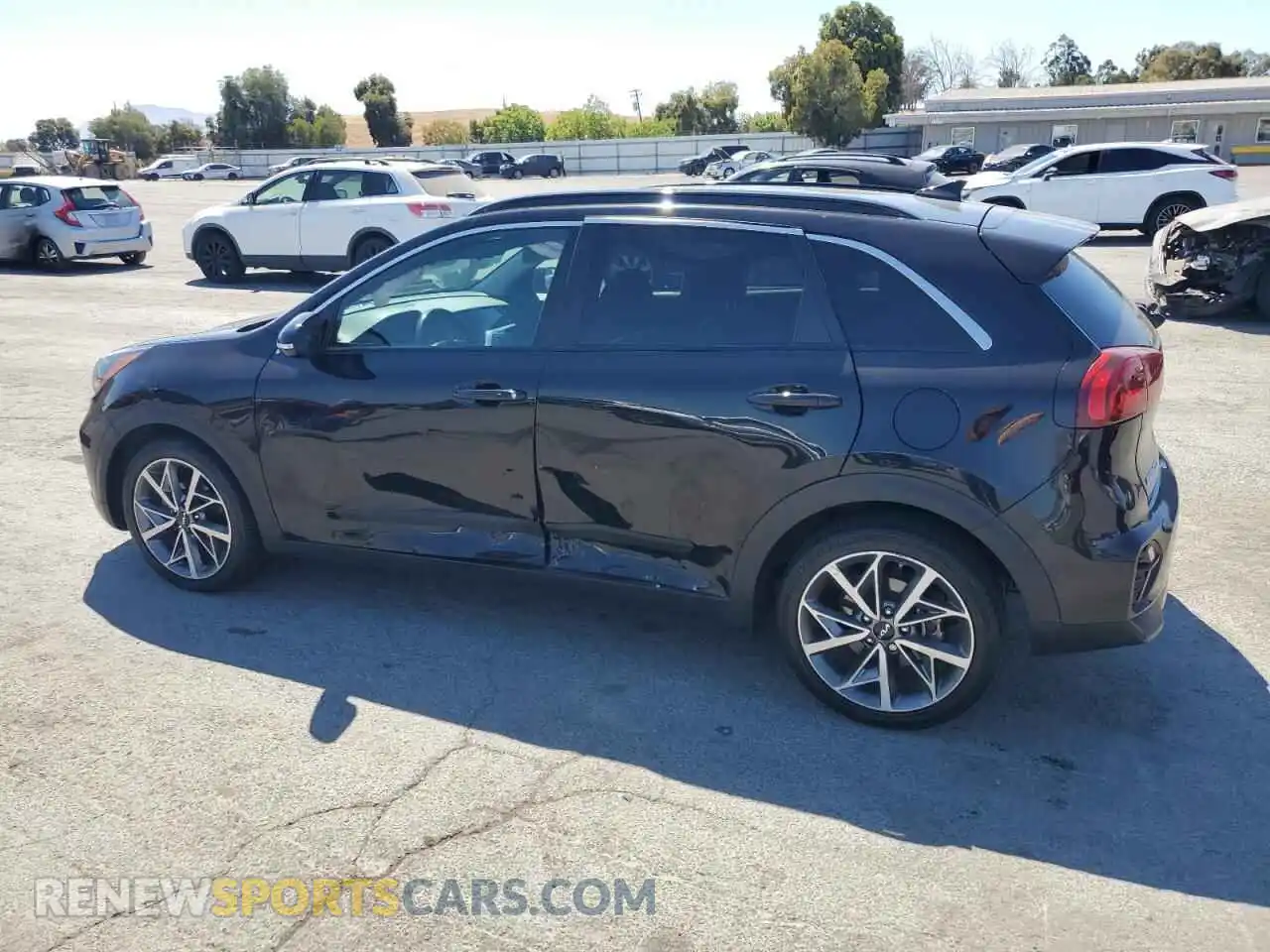2 Photograph of a damaged car KNDCC3LC3N5547558 KIA NIRO 2022