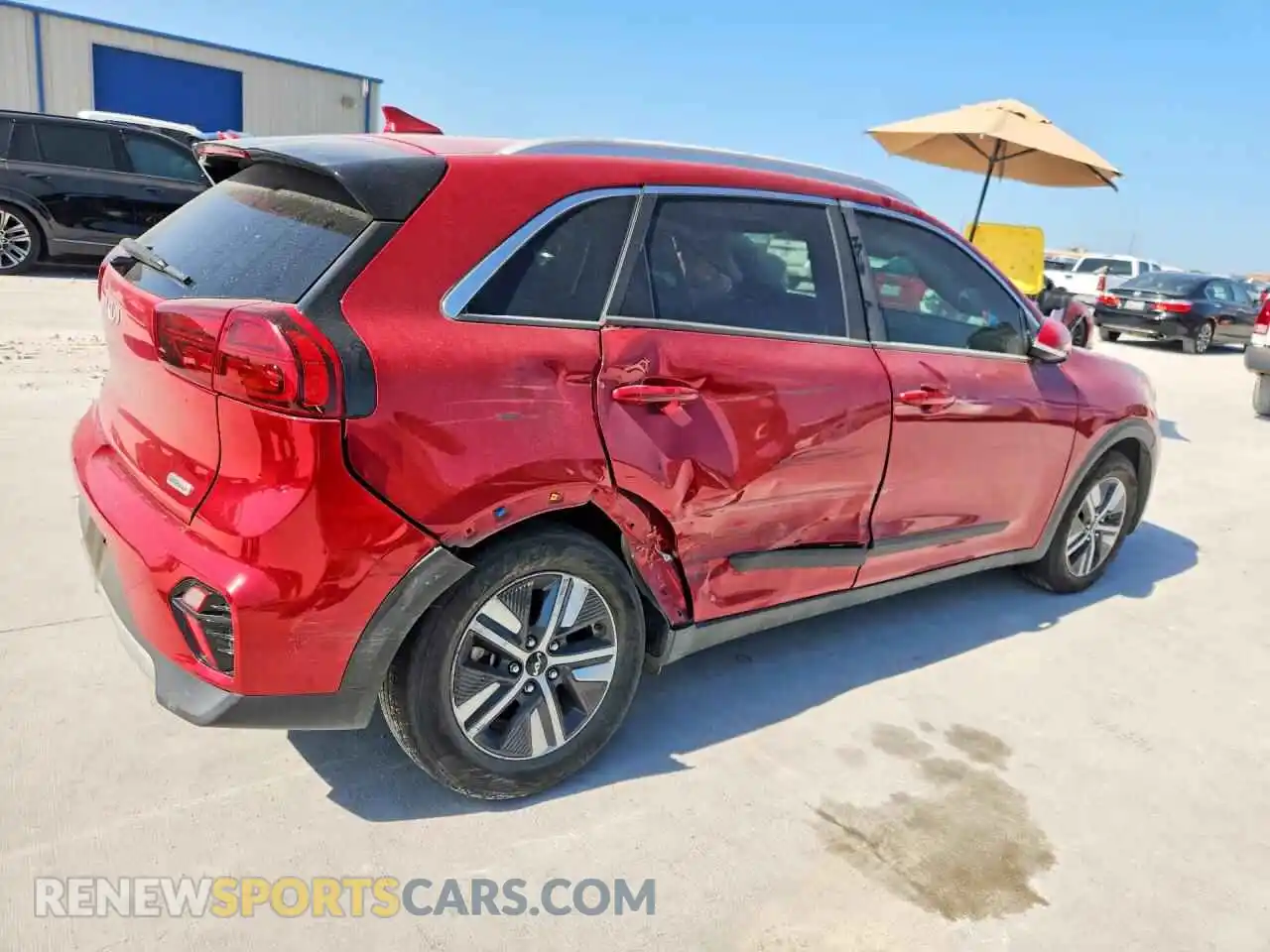 3 Photograph of a damaged car KNDCD3LD6N5517525 KIA NIRO 2022