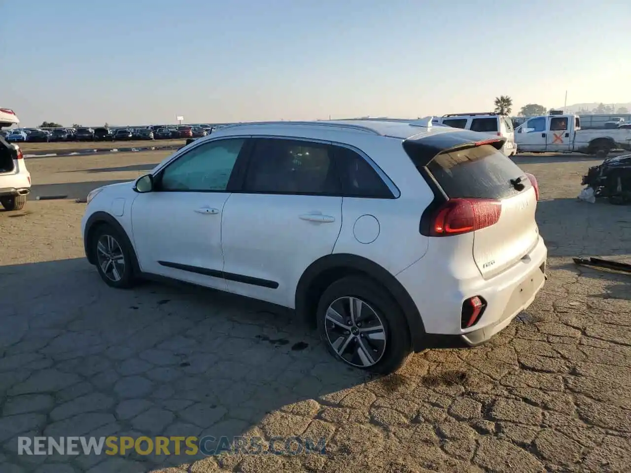 2 Photograph of a damaged car KNDCD3LD9N5490935 KIA NIRO 2022
