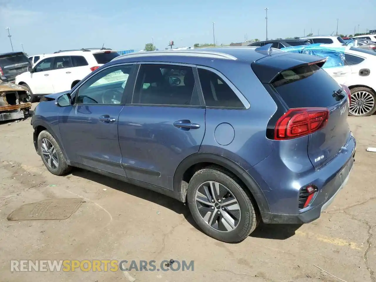 2 Photograph of a damaged car KNDCE3LC3N5539678 KIA NIRO 2022