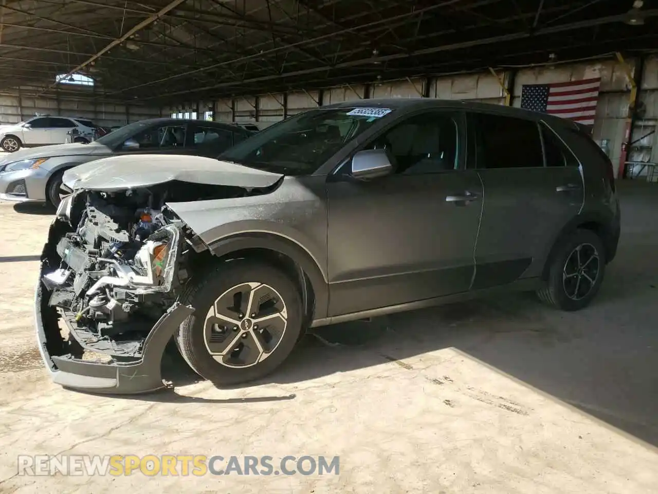 1 Photograph of a damaged car KNDCP3LE2P5081954 KIA NIRO 2023