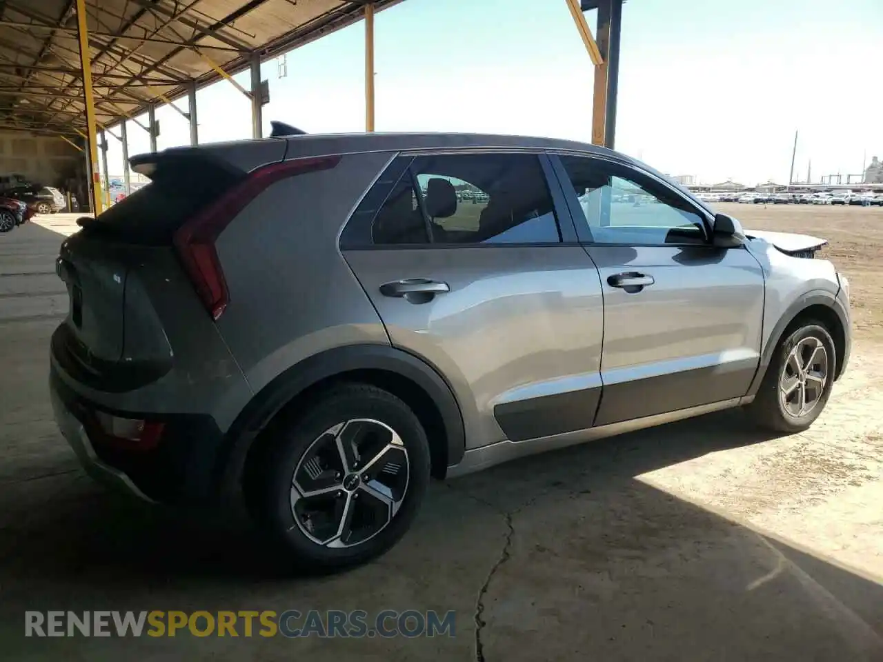 3 Photograph of a damaged car KNDCP3LE2P5081954 KIA NIRO 2023