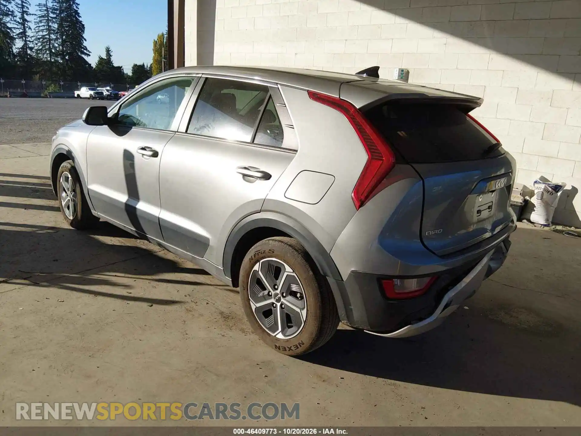 3 Photograph of a damaged car KNDCP3LE3P5065309 KIA NIRO 2023