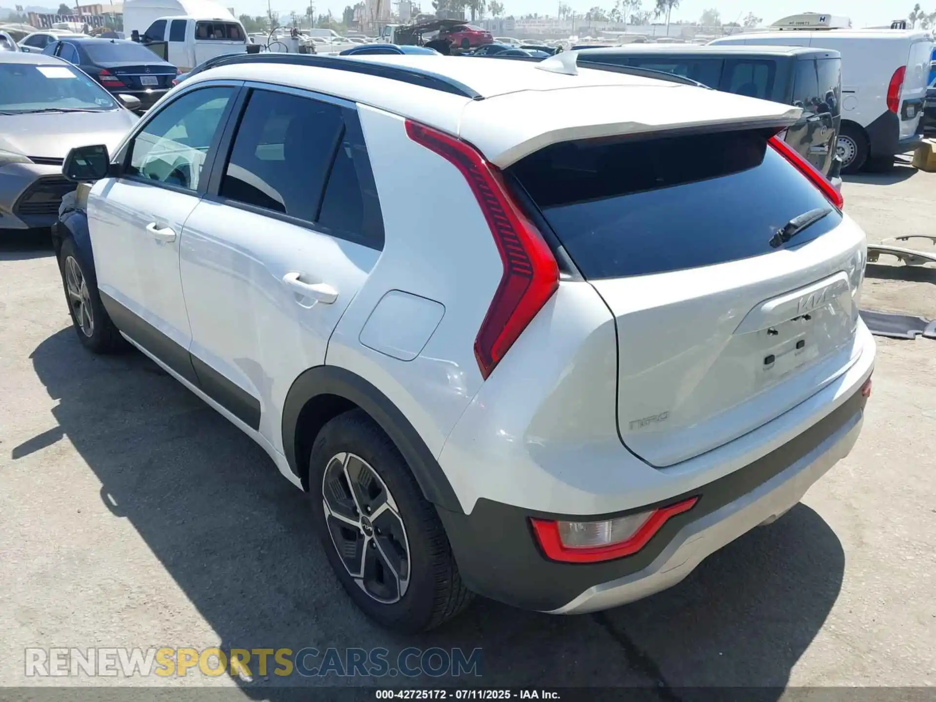 3 Photograph of a damaged car KNDCP3LE3P5088007 KIA NIRO 2023