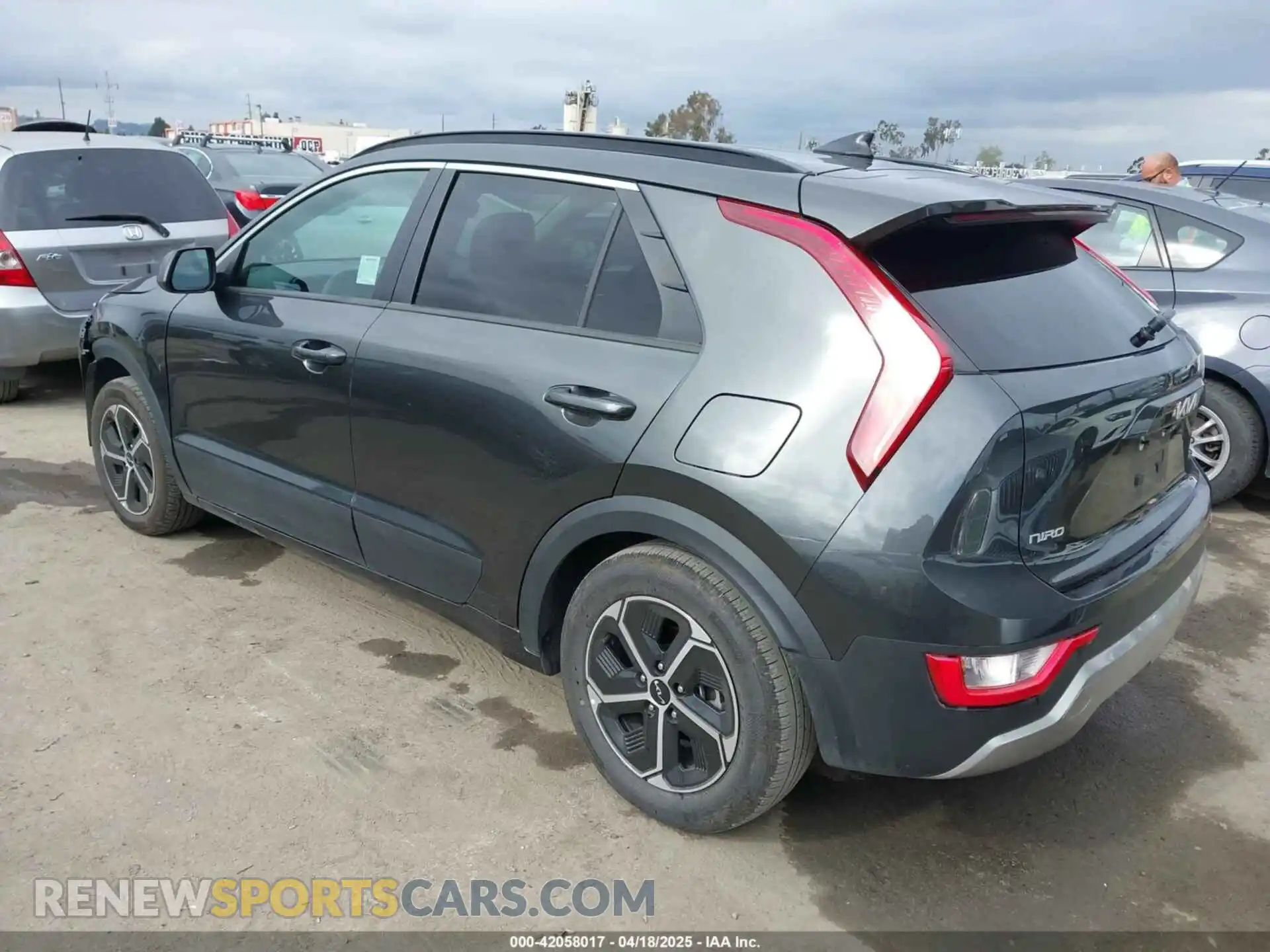 3 Photograph of a damaged car KNDCP3LE4P5084838 KIA NIRO 2023
