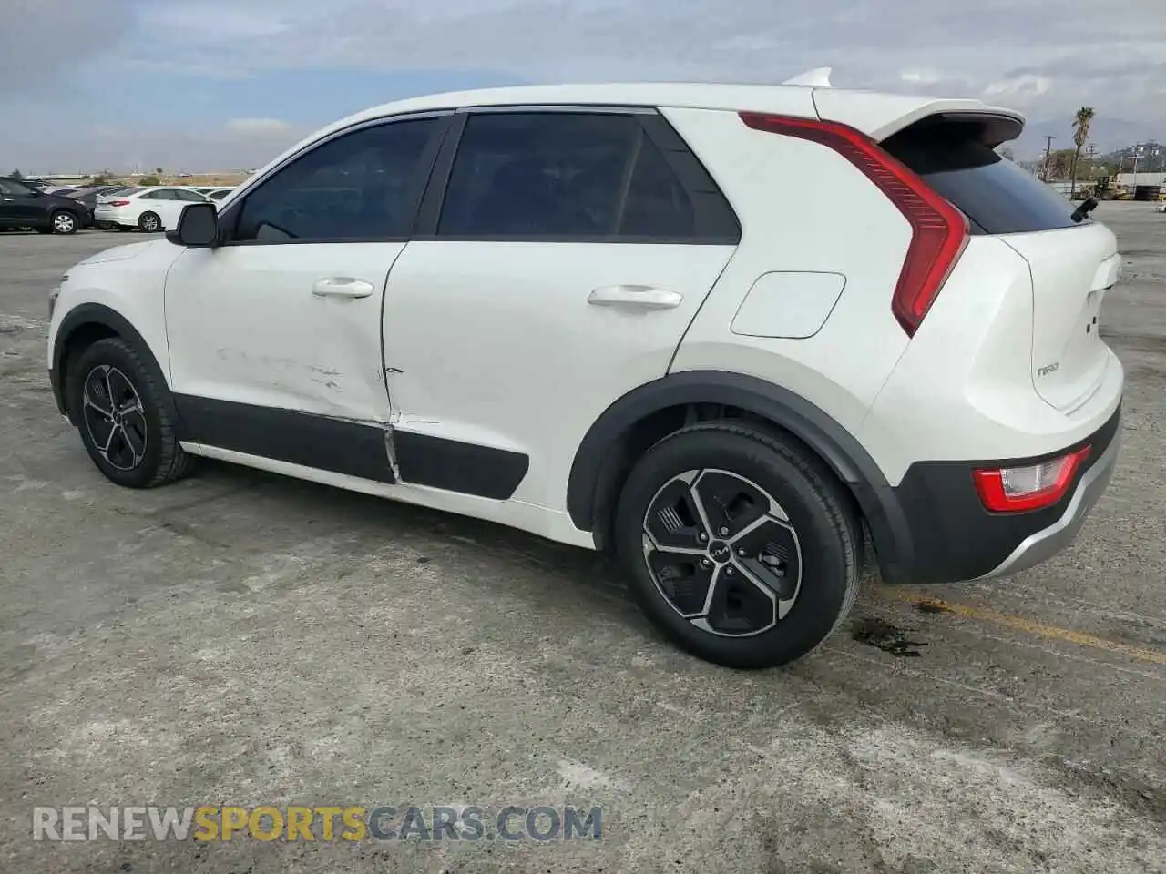 2 Photograph of a damaged car KNDCP3LE4P5100312 KIA NIRO 2023
