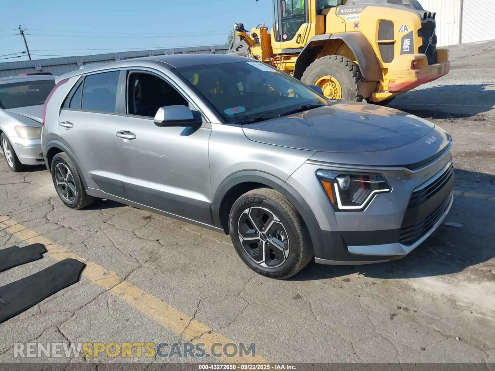 1 Photograph of a damaged car KNDCP3LE7P5064809 KIA NIRO 2023