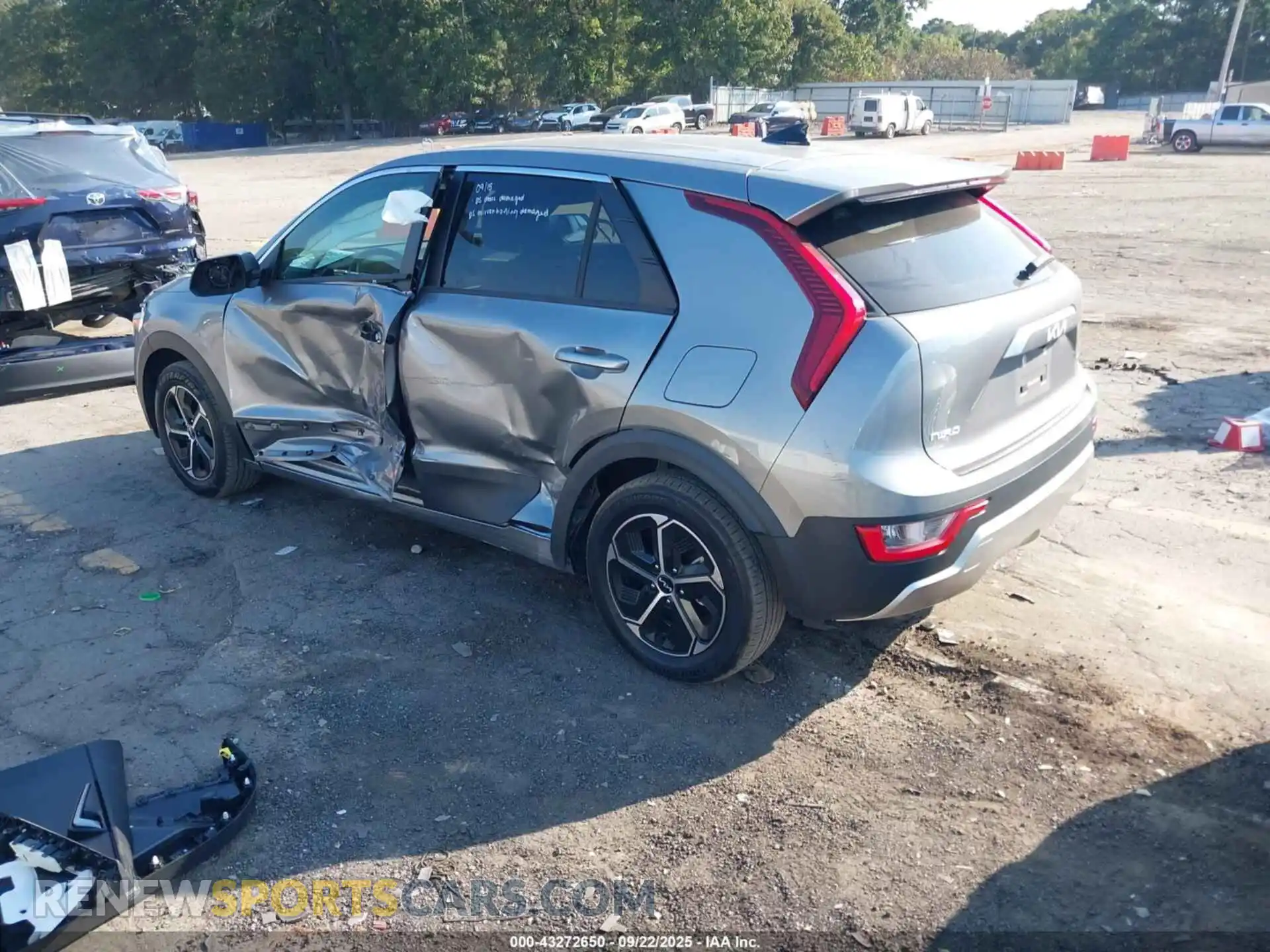 3 Photograph of a damaged car KNDCP3LE7P5064809 KIA NIRO 2023