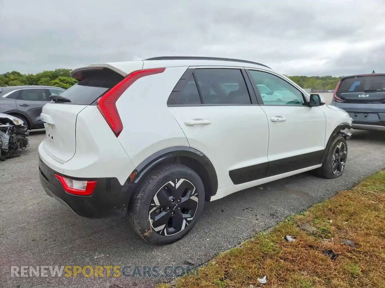 3 Photograph of a damaged car KNDCR3L10P5052976 KIA NIRO 2023