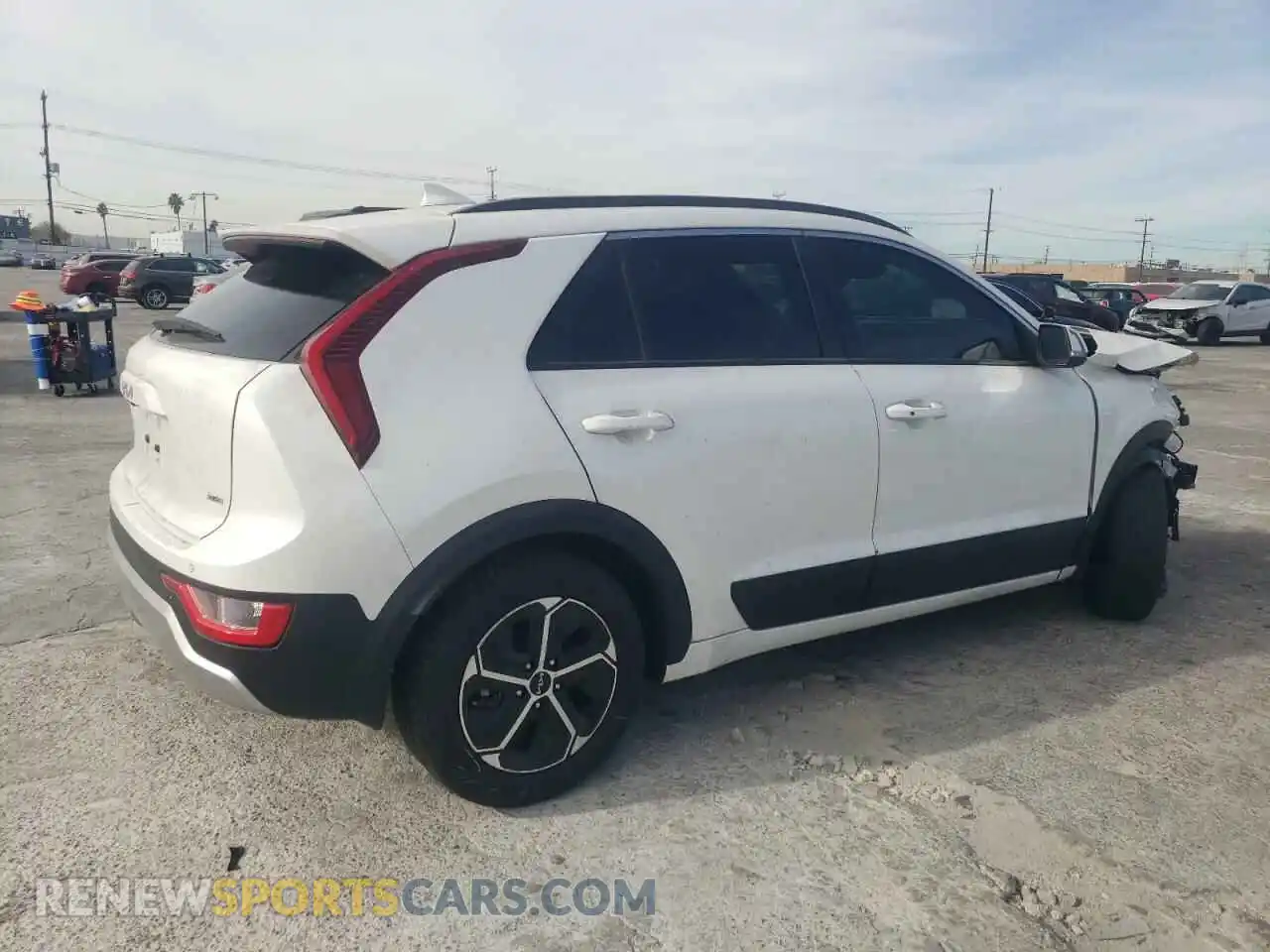 3 Photograph of a damaged car KNDCR3LE2P5073492 KIA NIRO 2023