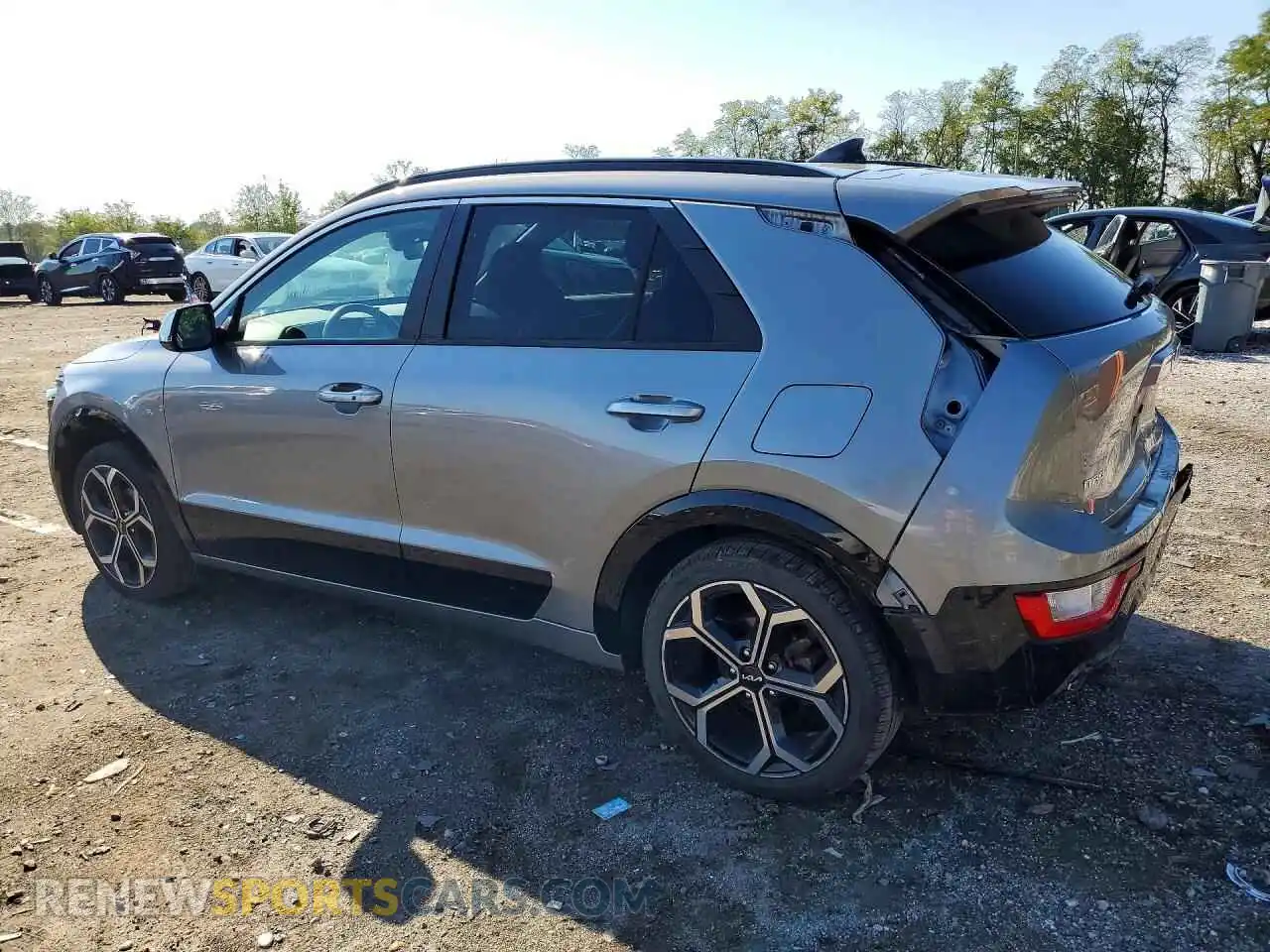 2 fotografías del automóvil dañado KNDCR3LE2P5111318 KIA NIRO 2023