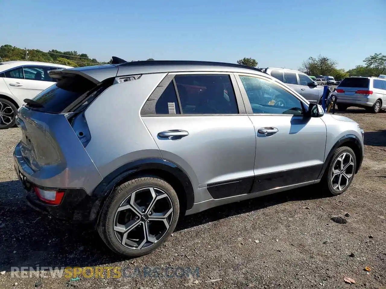 3 fotografías del automóvil dañado KNDCR3LE2P5111318 KIA NIRO 2023