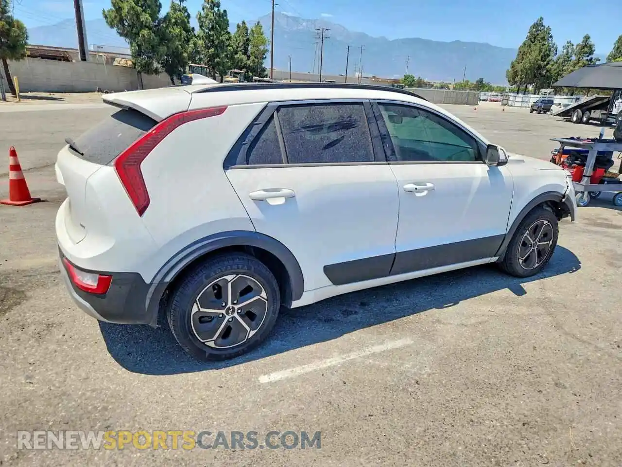 3 Photograph of a damaged car KNDCR3LE5P5043872 KIA NIRO 2023
