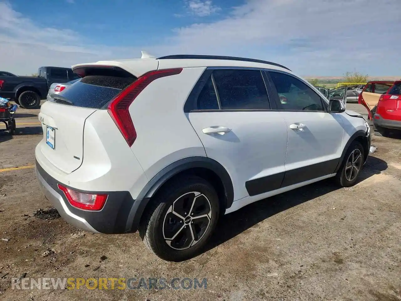 3 Фотография поврежденного автомобиля KNDCR3LEXP5046654 KIA NIRO 2023