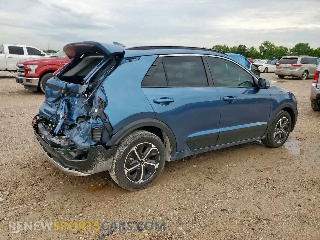 3 Photograph of a damaged car KNDCS3LF0P5054128 KIA NIRO 2023