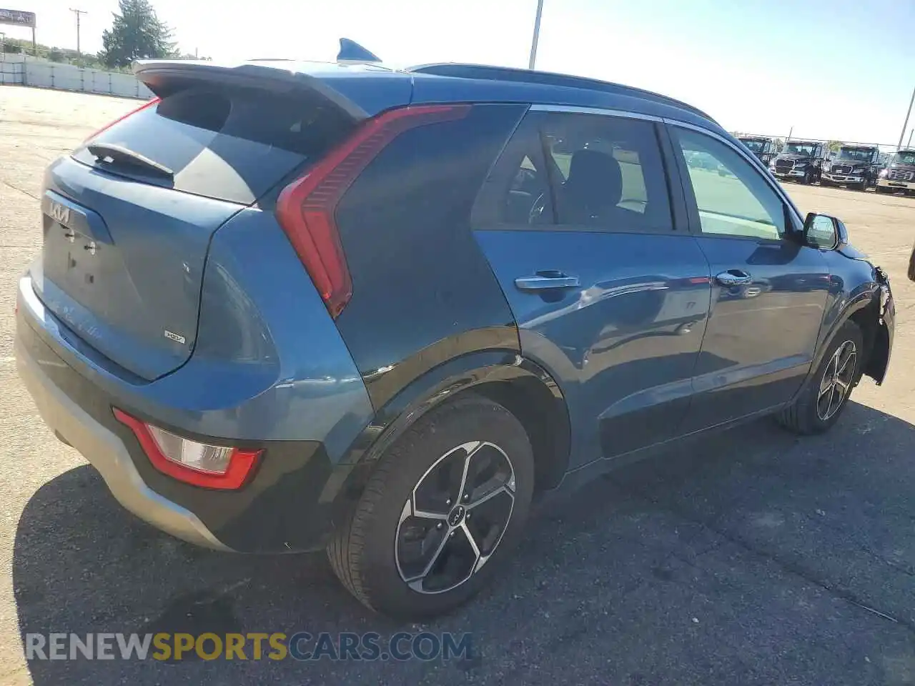 3 Photograph of a damaged car KNDCT3LE2P5116293 KIA NIRO 2023