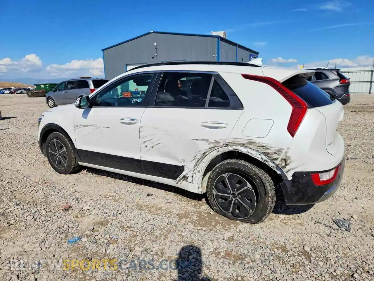 2 fotografías del automóvil dañado KNDCT3LE4P5035604 KIA NIRO 2023