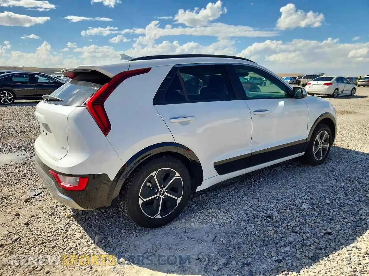 3 fotografías del automóvil dañado KNDCT3LE4P5035604 KIA NIRO 2023