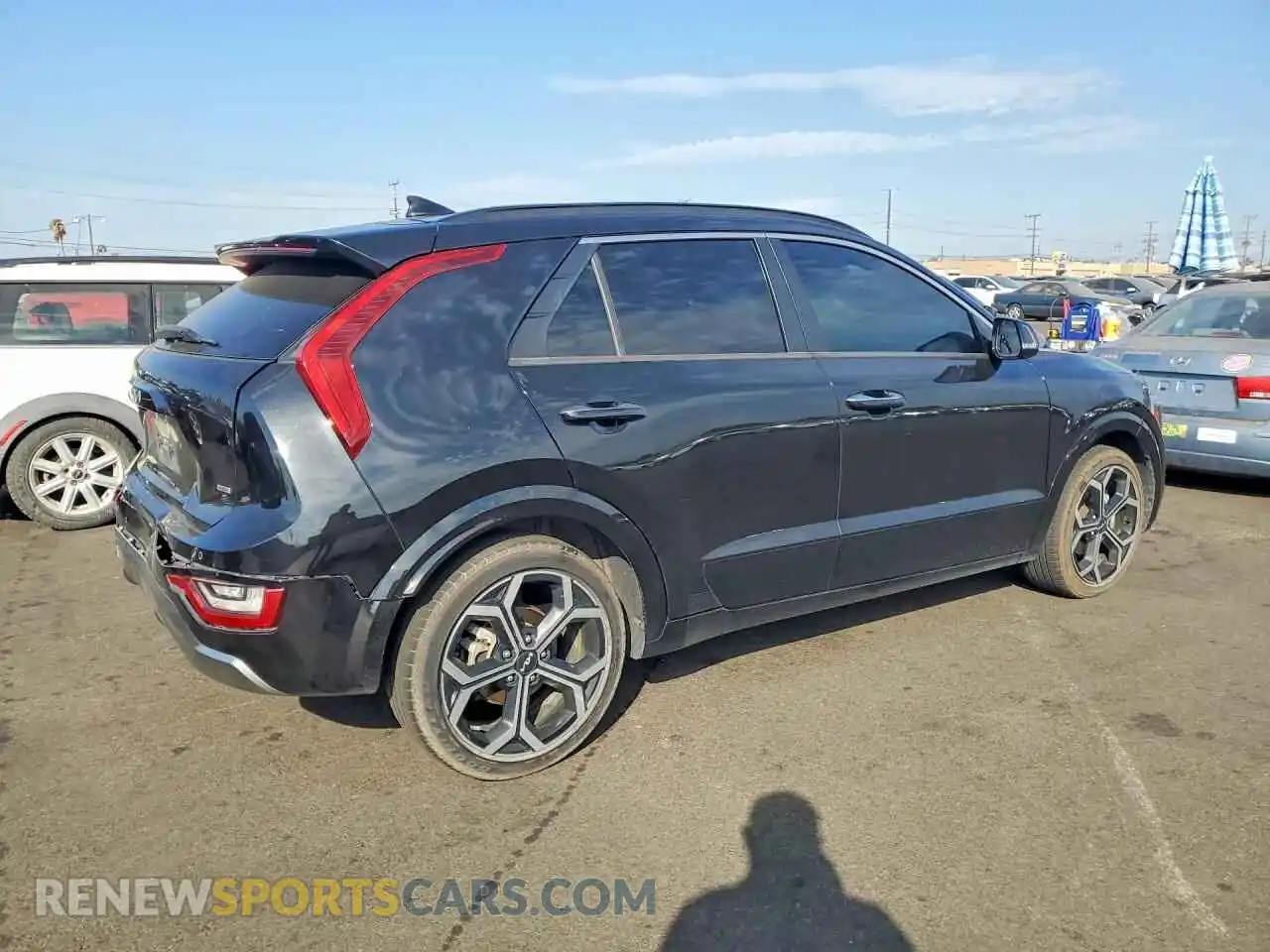3 Photograph of a damaged car KNDCT3LE6P5038035 KIA NIRO 2023