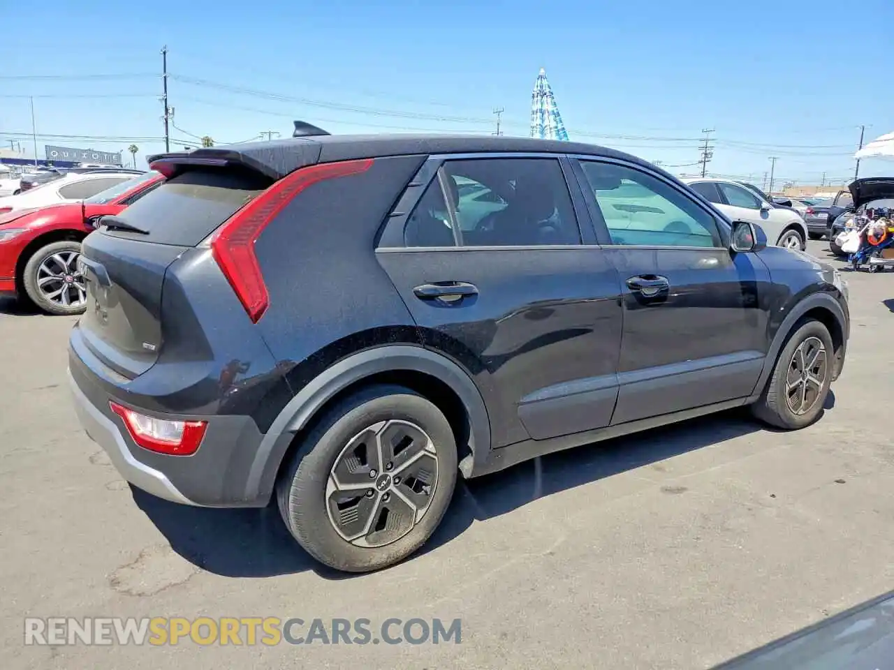 3 fotografías del automóvil dañado KNDCP3LE1R5188464 KIA NIRO 2024